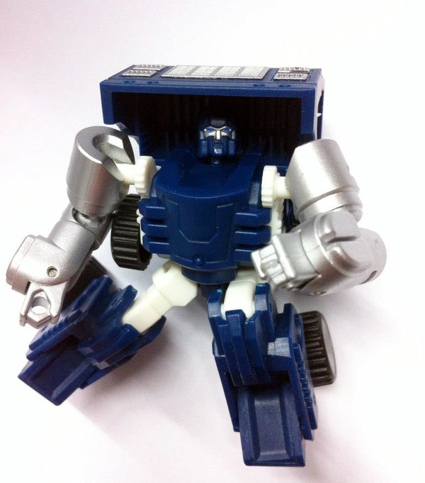 IGear MW 09 Tubes G1 Pipes Figure Box Image  (1 of 7)